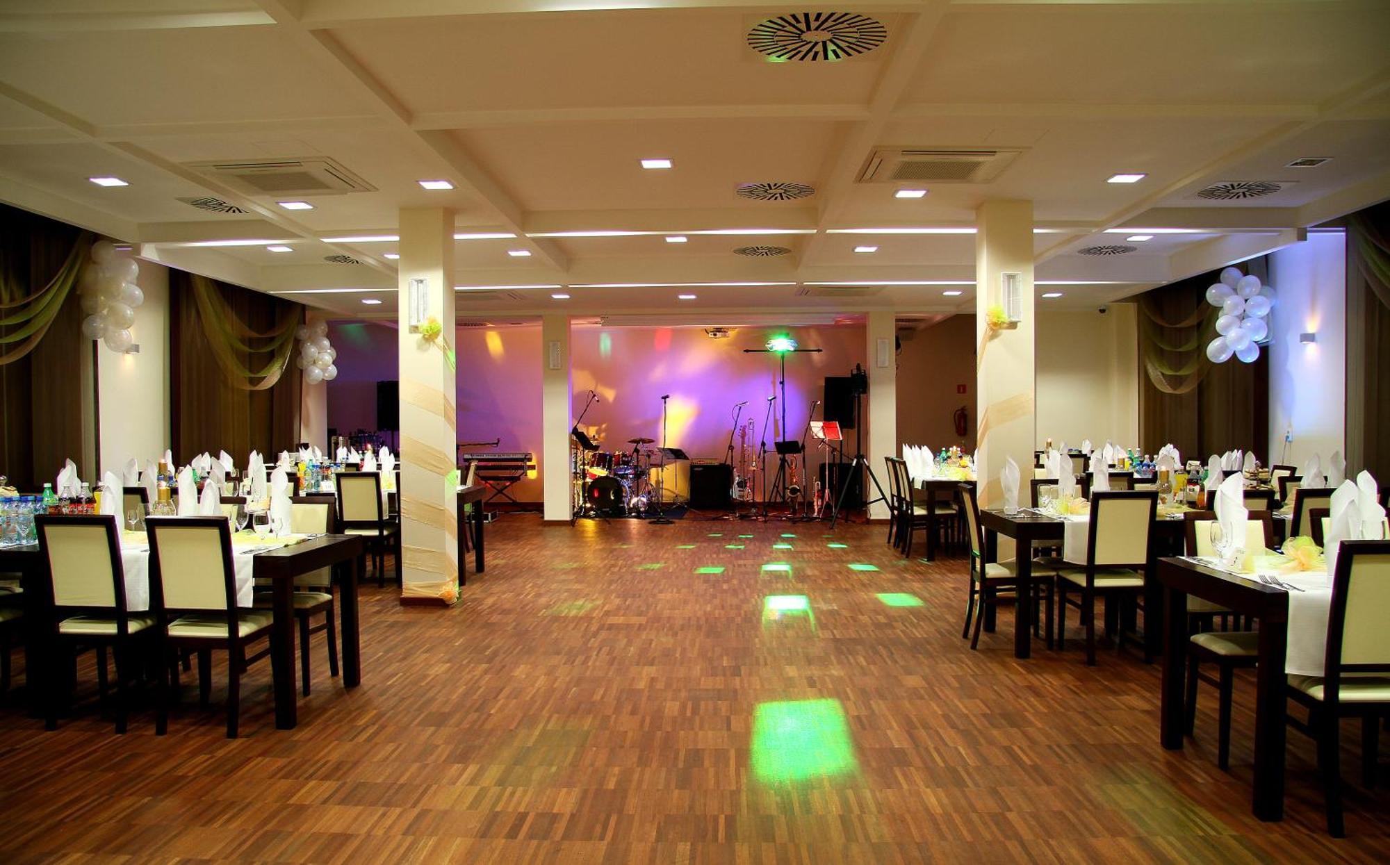Hotel Aviator Kielce "Business Hotel Medical & Spa" Dış mekan fotoğraf