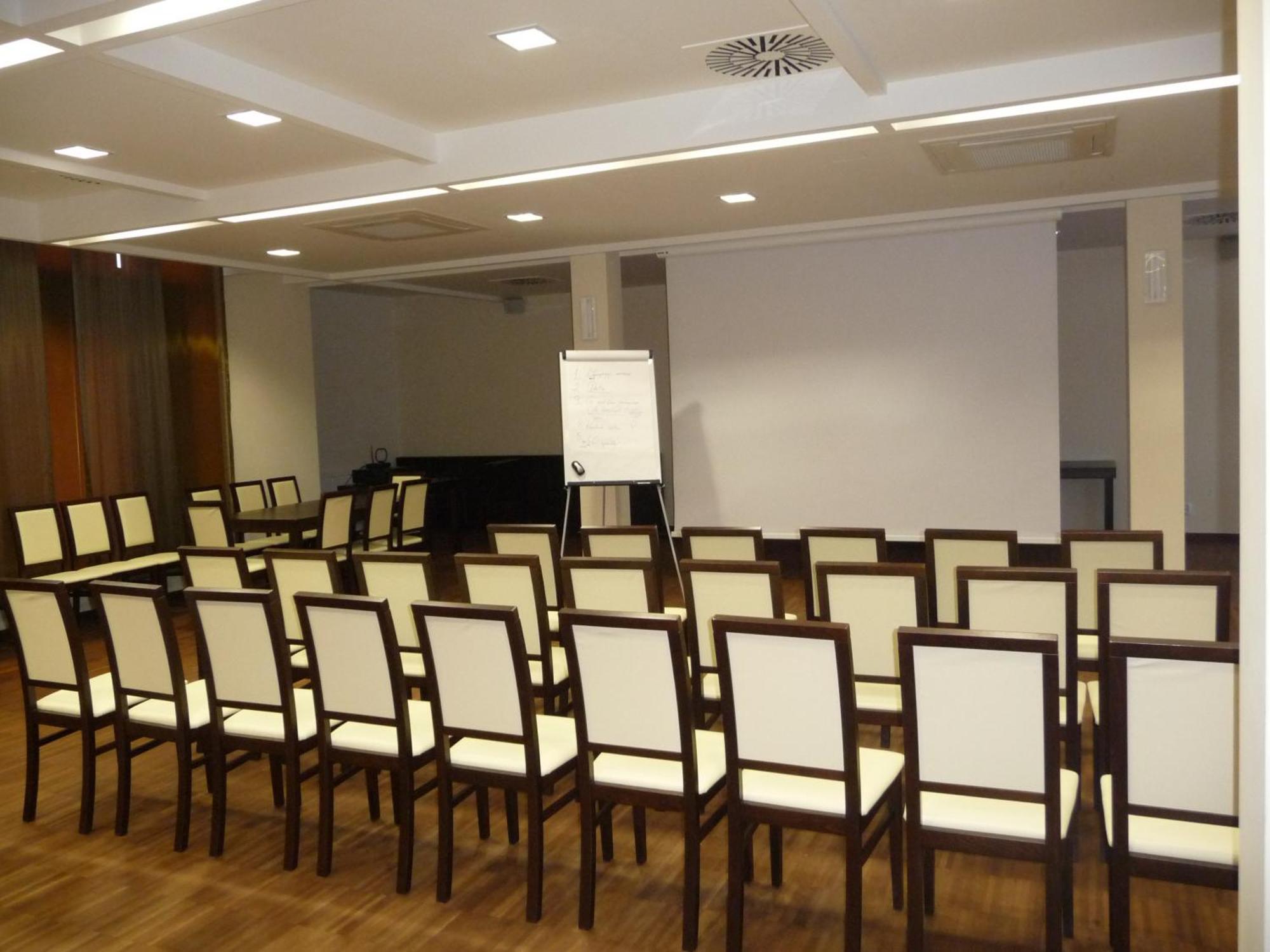 Hotel Aviator Kielce "Business Hotel Medical & Spa" Dış mekan fotoğraf