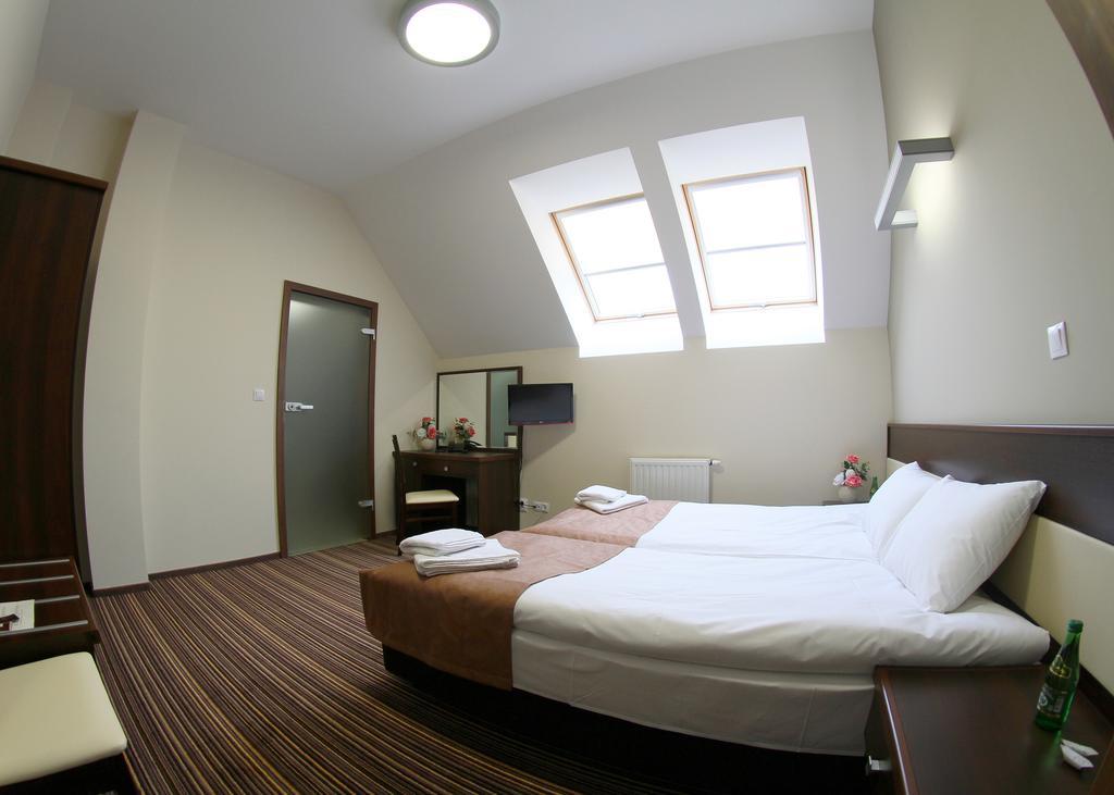 Hotel Aviator Kielce "Business Hotel Medical & Spa" Dış mekan fotoğraf