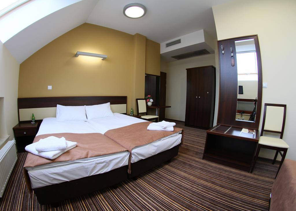 Hotel Aviator Kielce "Business Hotel Medical & Spa" Dış mekan fotoğraf